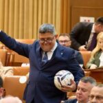 vorbesc impreuna si se inteleg separat grupul pace merge singur la inaintare cu motiunea de cenzura din 20 aprilie aur nu mai participa 69de51e6834cf