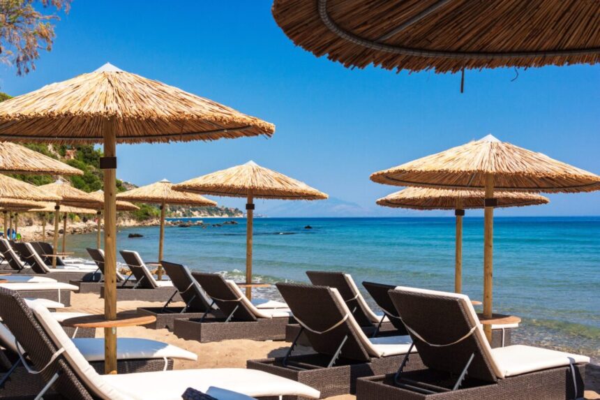 a platit 7 000 de euro pentru vacanta in grecia dar nu a gasit sezlong nici la ora 6 dimineata ce despagubire a primit 6a046367cf636