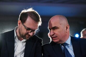 bolojan i a spus lui nicusor dan ca alaturi de fritz va aduna partiduletele pentru o dreapta reformista 69fd8a2b563af