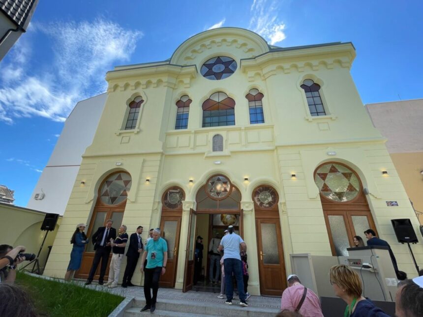 ceremonii solemne si grandioase pentru un moment istoric sinagoga mare din constanta inaugurata dupa lucrarile de restaurare video 6a195f60cb997