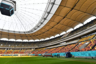 ciprian ciucu a semnat dosarul de candidatura pentru ca bucurestiul sa gazduiasca finala uefa europa league in 2028 6a1854591ed1e
