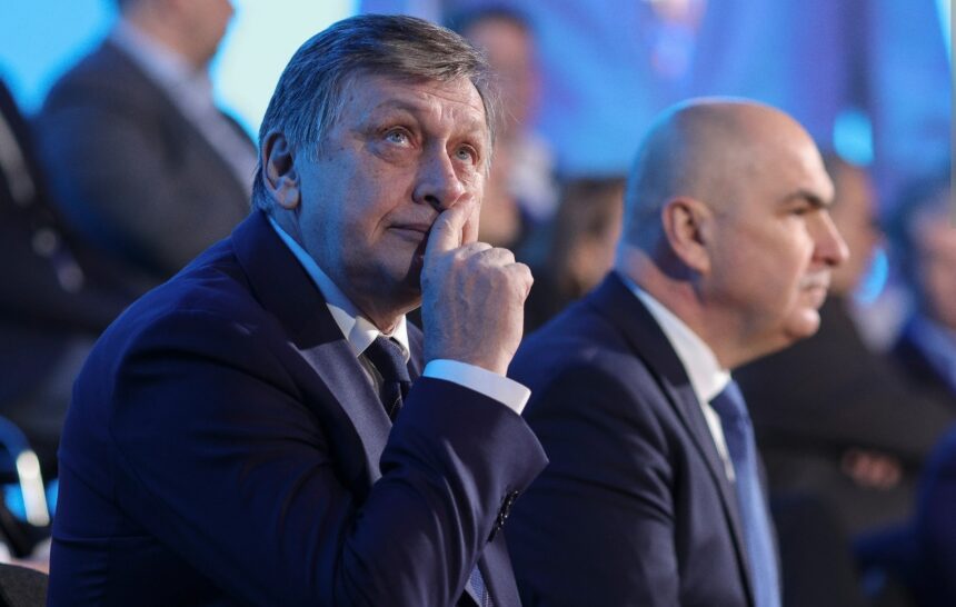 crin antonescu propaganda bolojenist sorosista mizeria asta de pnl va deveni demna de maretia lui bolojan 6a12ffef478cd