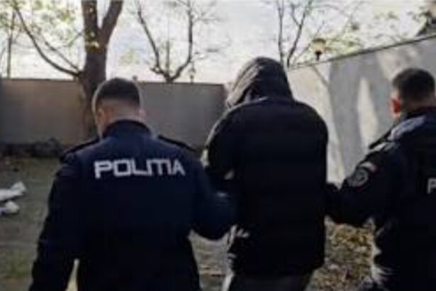 dna a retinut doi inspectori vamali din constanta pentru luare de mita 6a05d0fa0f342