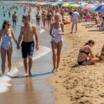 hotelierii reduc preturile pentru a atrage mai multi turisti fptr anunta cazare de la 38 de lei pe noapte pe litoral in weekendul de rusalii 6a184aa43f2b8