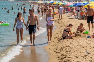 hotelierii reduc preturile pentru a atrage mai multi turisti fptr anunta cazare de la 38 de lei pe noapte pe litoral in weekendul de rusalii 6a184aa43f2b8