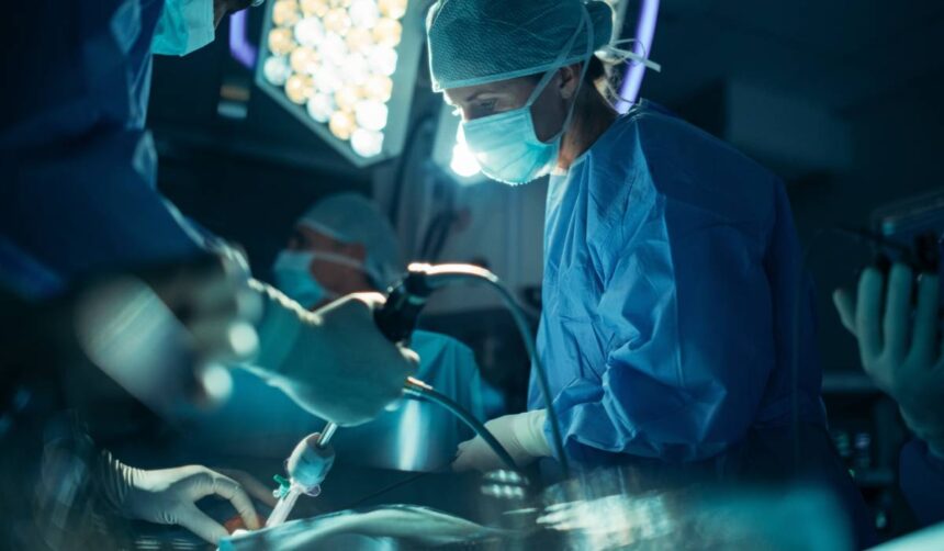 interventie fara cicatrici medicii au eliminat o tumora din stomacul unui pacient de 80 de ani fara nicio taietura 6a02aa78bbba9