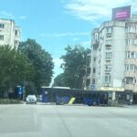 la constanta se reia lupta cu ortacii autobuz pe post de bariera ca sa nu treaca minerii sa strice petrecerea 6a12daa23ac18