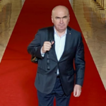 mama lui bolojan ii cere premierului demis sa lase functiile si politica si sa vina acasa 6a16dd27015ef