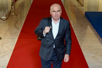 mama lui bolojan ii cere premierului demis sa lase functiile si politica si sa vina acasa 6a16dd27015ef