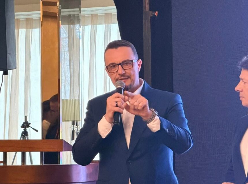 martin psd constanta e viata si dupa bolojan pentru romani una mai buna bolo sa n o uiti pe buzoianu cand pleci femeia a rupt turismul din constanta pe genunchi 69fb0ccd58e33