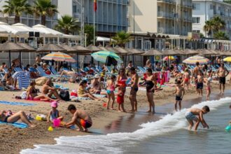 minivacanta de 1 iunie pe litoral anat s au lansat oferte in care familiile beneficiaza de gratuitati pentru cei mici 6a14357c171d2