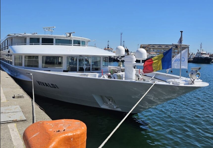 nava de croaziera fluviala escala in portul constanta aproape 150 de turisti in tururi ghidate 69f885ceb8165