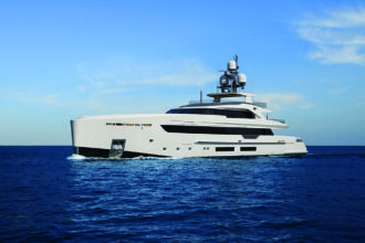 nevasta ministrului ucrainean al apararii proaspata si fericita proprietara a unui yacht de lux de 26 de milioane de euro 69f8da3e67852