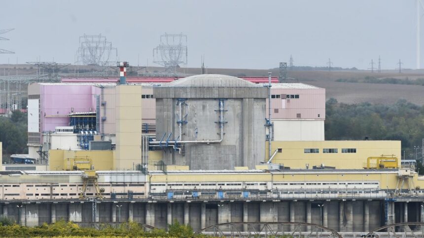 reactorul 2 al centralei de la cernavoda repornit dupa aproape o luna defectiune la un izolator al transformatorului de evacuare a puterii 6a1c025c6ab49