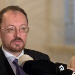 senatorul sava dezlantuit pe usr in dezbaterea pe desfiintarea unor institutii culturale avem deficiente grave la educatie si inevitabil la cultura cred ca ar trebui sa infiintam sa in 6a0d943d1d967