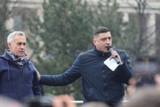 simion a dat militaria jos din pod nici un parlamentar aur nu iese din rand toti vor vota pentru la motiunea de cenzura guvernul calin georgescu ramane o ipoteza 69f8778bcfb96