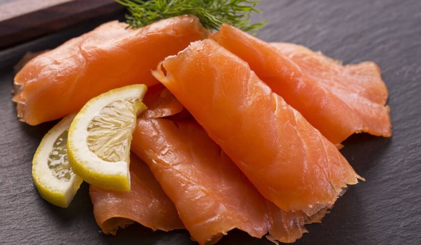 somonul afumat asociat cu un risc mai mare de cancer specialistii avertizeaza asupra consumului excesiv 69fcb29a7a0b3