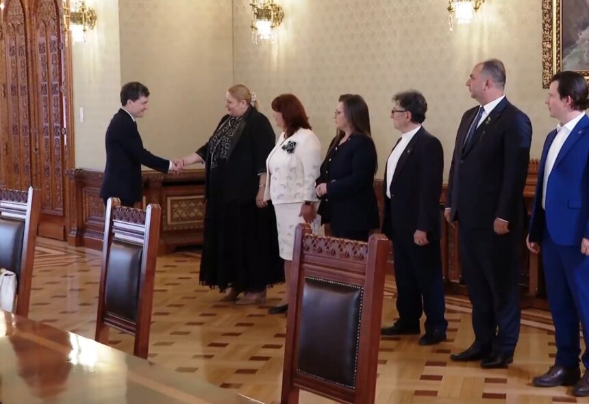 sosoaca s a dus la nicusor dan ca sa i ceara demisia esti presedinte neconstitutional si ilegitim 6a0b1b6f1d040