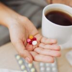 suplimentele pe care nu ar trebui sa le iei niciodata cu cafea greseala de dimineata care poate reduce efectul vitaminelor 6a0941f904388