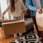 tot mai putini romani isi permit sa cumpere o locuinta pentru un credit de 100 000 de euro rata lunara pare accesibila dar costul total cu dobanzi ajunge la 200 000 69f84da3857a4