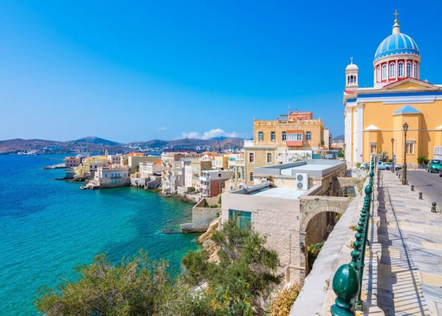 umbrele gratuite pe plaja si acces liber pentru toata lumea insula din grecia care a devenit paradisul turistilor 6a08a298a4662