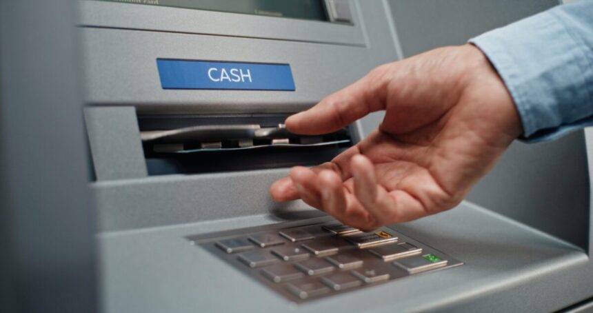bancomatele clasice dispar treptat din europa sistemul nou care le inlocuieste si ar putea ajunge si in romania 6a215f6a2b05e
