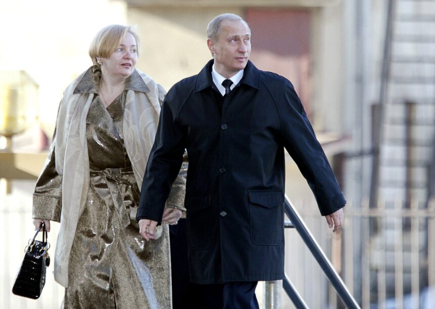 dezvaluiri controversate despre mariajul lui vladimir putin ce ar fi spus fosta sotie la scurt timp dupa nunta 6a2012a6e603d