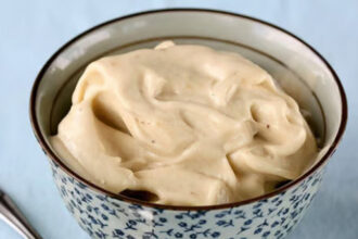 inghetata rapida si dietetica din 2 ingrediente este gata in doar 10 minute 6a1e6cc914573