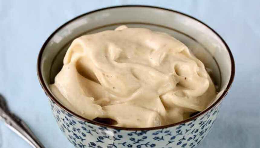 inghetata rapida si dietetica din 2 ingrediente este gata in doar 10 minute 6a1e6cc914573