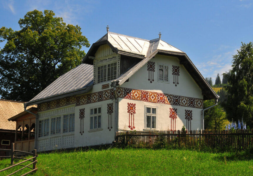 satul muzeu din bucovina care fascineaza turistii straini vin din toata lumea 6a1ef4aa05765